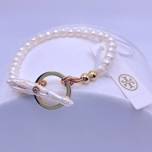 NWT Tory Burch Gold Logo Fresh Water Pearl Toggle Bracelet - Picture 9 of 14